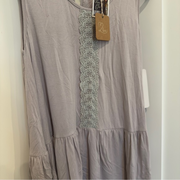NWT Lavender Sleeveless Top with Lace Detail - Picture 5 of 7